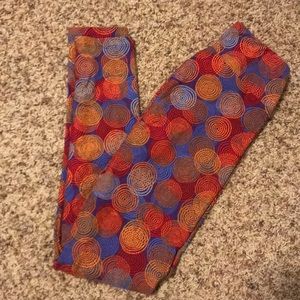 Lularoe legging with circle design